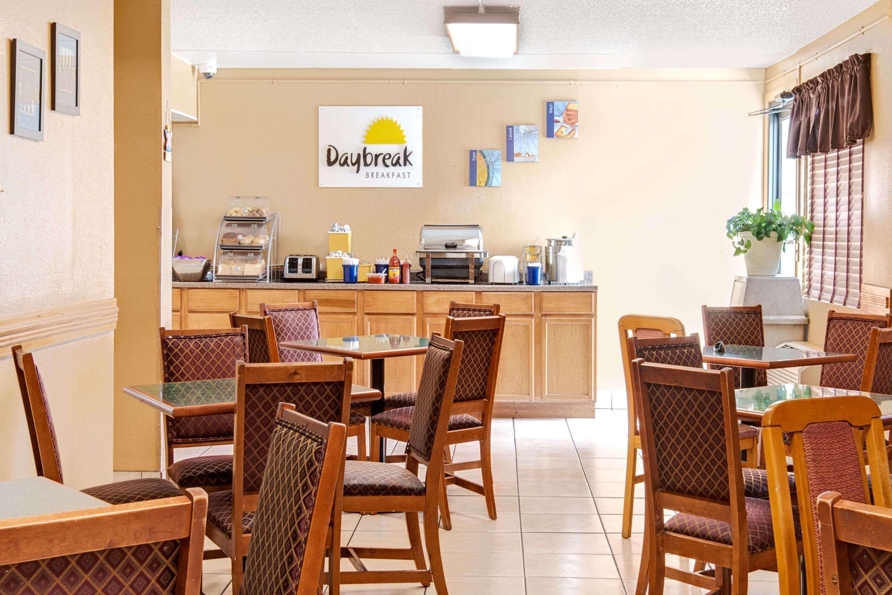 Days Inn By Wyndham El Paso Airport East מראה חיצוני תמונה